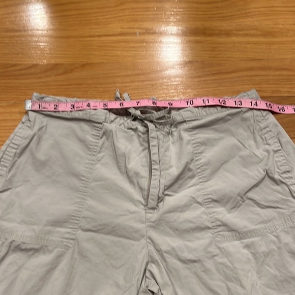 Lands’end women’s beige short size 8 . - Picture 8 of 10